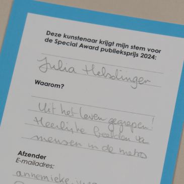 1528K2 - Julia Helsdingen - In afwachting (serie: In de metro)